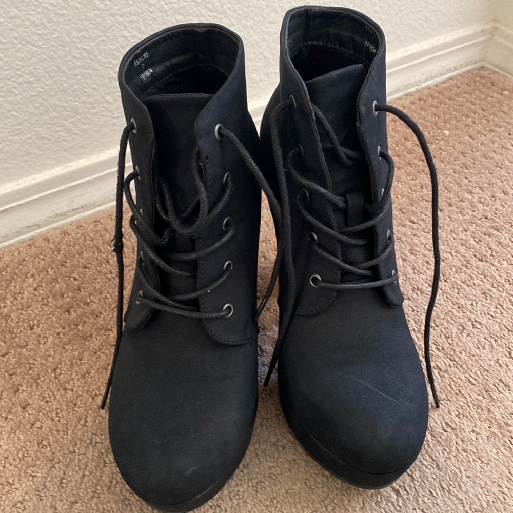 Cathy Jean 7M - black suede